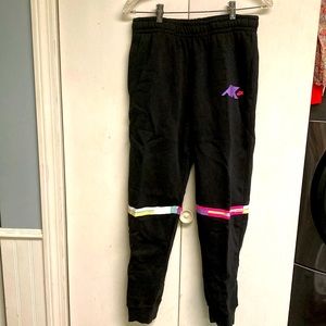 Nike Air Sportswear Geo Metric Club Jogger Size s Black CQ7168-010.